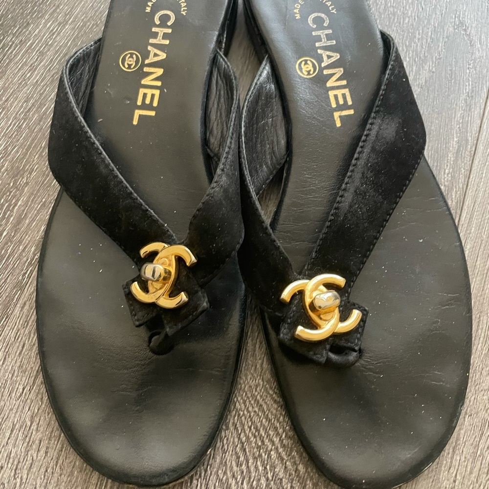 💯 Authentic Chanel